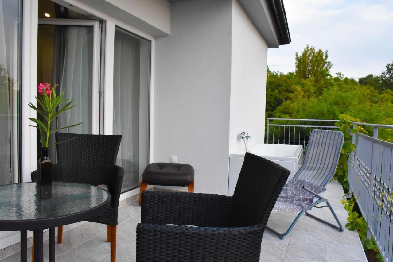 Apartma Med Oljkami - Portoroz Portorož Exterior foto
